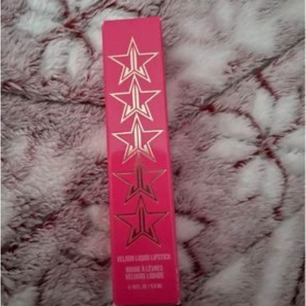 NIB JS LIPSTICK SKIN TIGHT